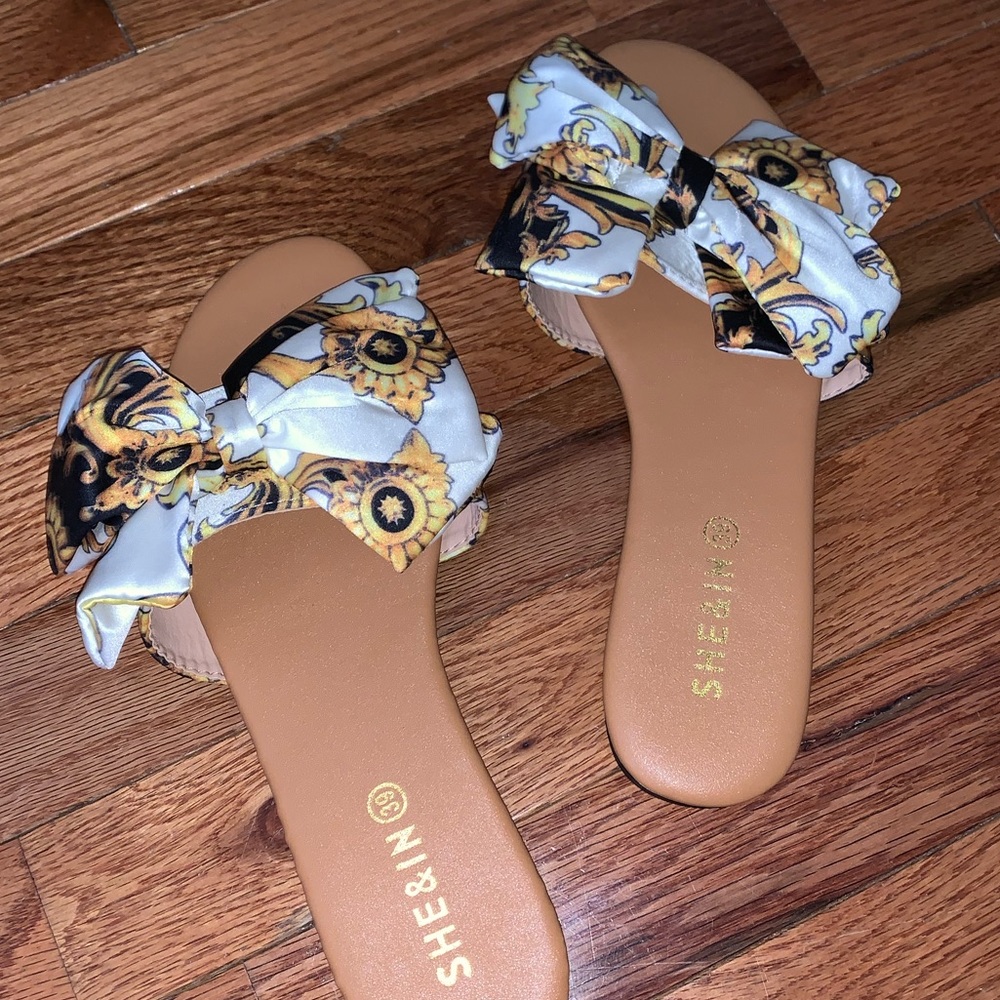 BRAND NEW SANDALS